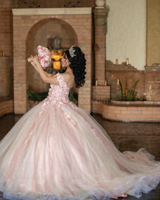 Pink Off Shoulder Quinceanera Dress Lace Appliques Sweetheart Neck 15 Dresses