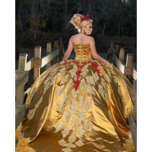 Sleeveless Gold Quinceanera Dress Lace Appliques Sweetheart Neck 15 Dresses