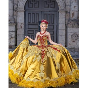 Sleeveless Gold Quinceanera Dress Lace Appliques Sweetheart Neck 15 Dresses