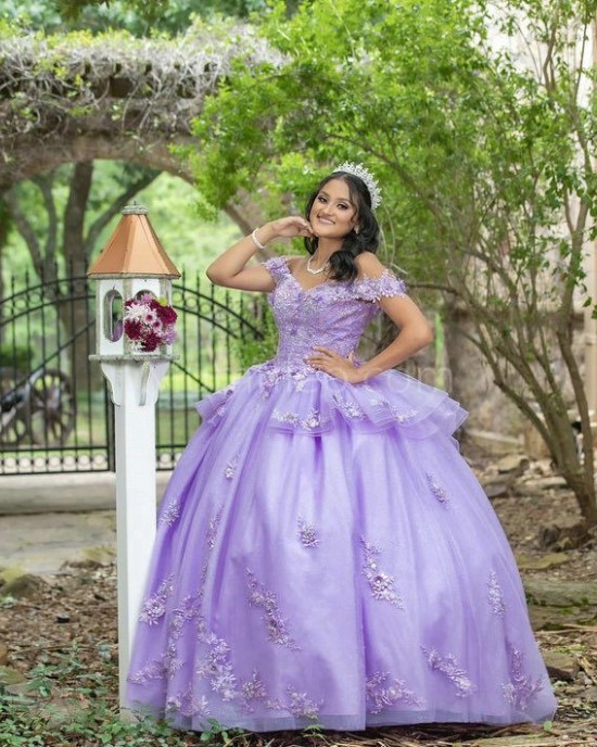 Sleeveless Lilac Quinceanera Dress Lace Appliques Off Shoulder 15 Dresses