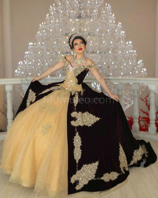 Black On Yellow Off Shoulder Quinceanera Dress Lace Appliques Sweetheart Neck 15 Dresses