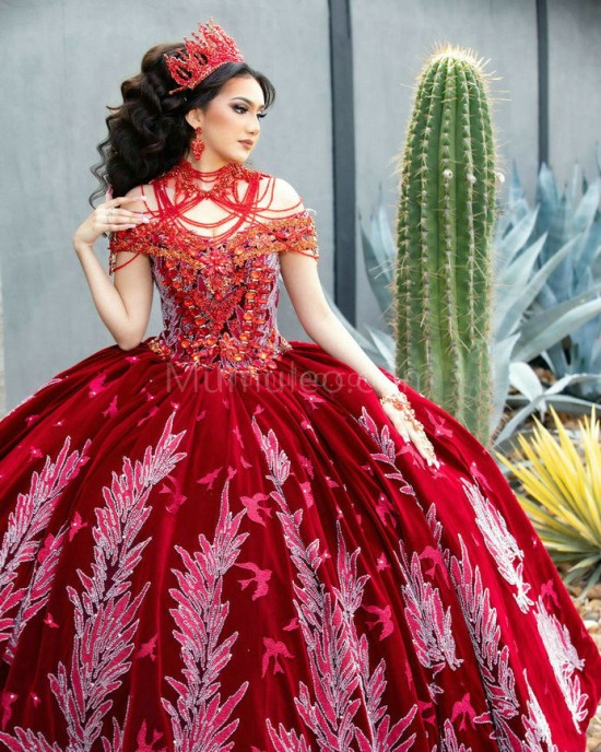 Burgundy Off Shoulder Quinceanera Dress Lace Appliques Sweetheart Neck 15 Dresses