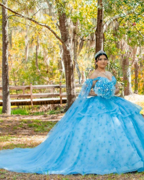 Cape Sleeve Sky Blue Quinceanera Dress Lace Appliques Sweetheart Neck 15 Dresses