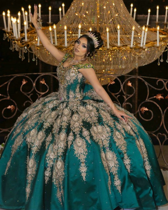 Emerald Green Off Shoulder Quinceanera Dress Lace Appliques V Neck 15 Dresses