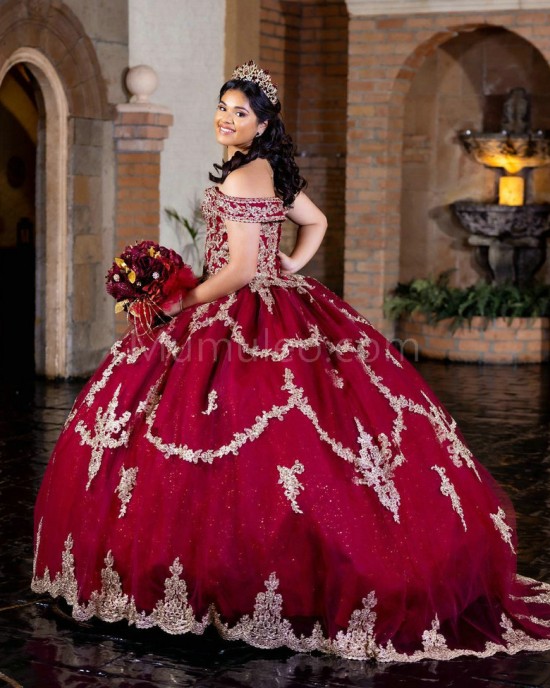 Off Shoulder Burgundy Quinceanera Dress Lace Appliques Sweetheart Neck 15 Dresses