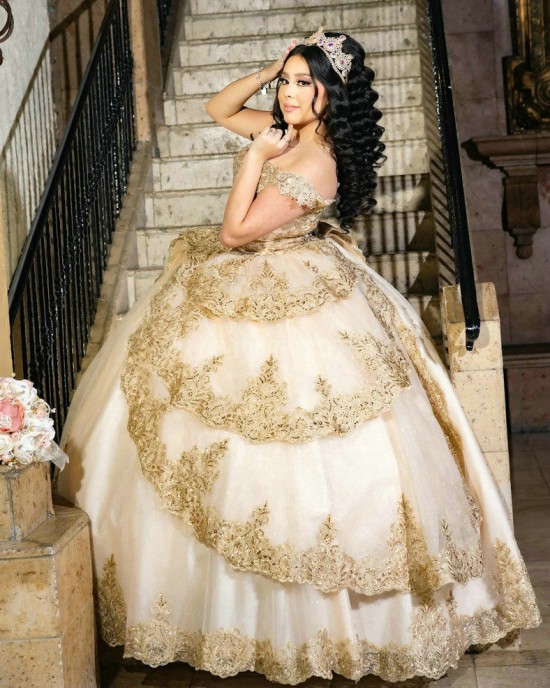 Off Shoulder Champagne Quinceanera Dress Sweetheart Neck 15 Dresses