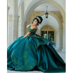 Off Shoulder Emerald Green Quinceanera Dress Lace Appliques Sweetheart Neck 15 Dresses