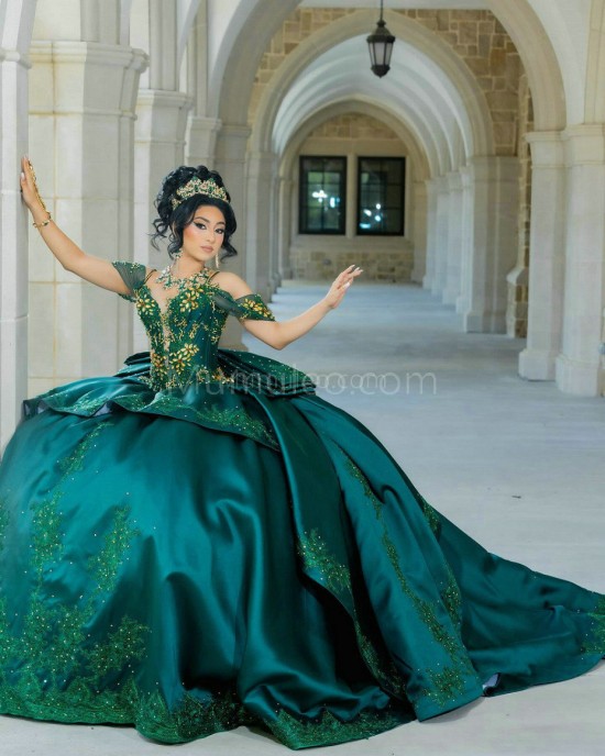 Off Shoulder Emerald Green Quinceanera Dress Lace Appliques Sweetheart Neck 15 Dresses