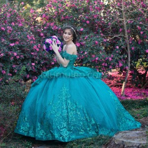 Off Shoulder Emerald Green Quinceanera Dresses Sweetheart Neck Lace Appliques 15 Dress