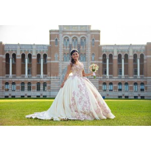 Off Shoulder Ivory Quinceanera Dress Lace Appliques V Neck 15 Dresses