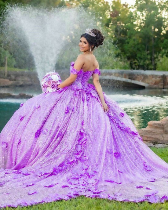 Off Shoulder Lilac Quinceanera Dress Lace Appliques Sweetheart Neck 15 Dresses