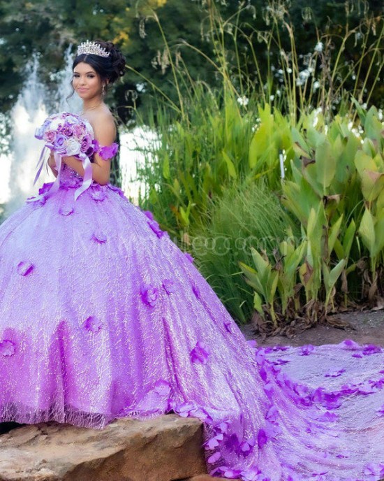 Off Shoulder Lilac Quinceanera Dress Lace Appliques Sweetheart Neck 15 Dresses