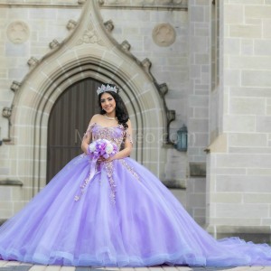 Off Shoulder Lilac Quinceanera Dresses Lace Appliques Sweetheart Neck 15 Dress