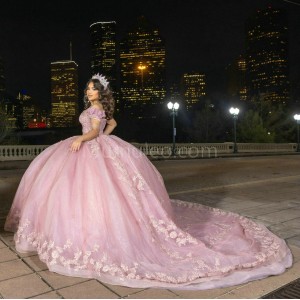 Off Shoulder Pink Quinceanera Dress Lace Appliques V Neck 15 Dresses