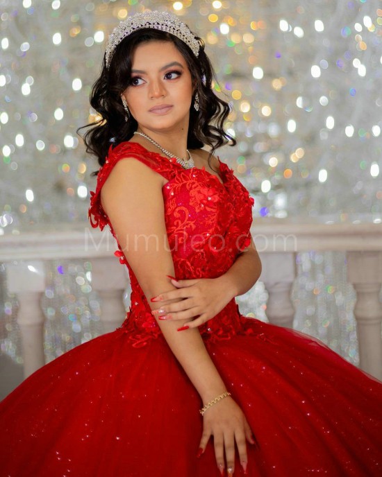 Off Shoulder Red Quinceanera Dress Lace Appliques V Neck 15 Dresses