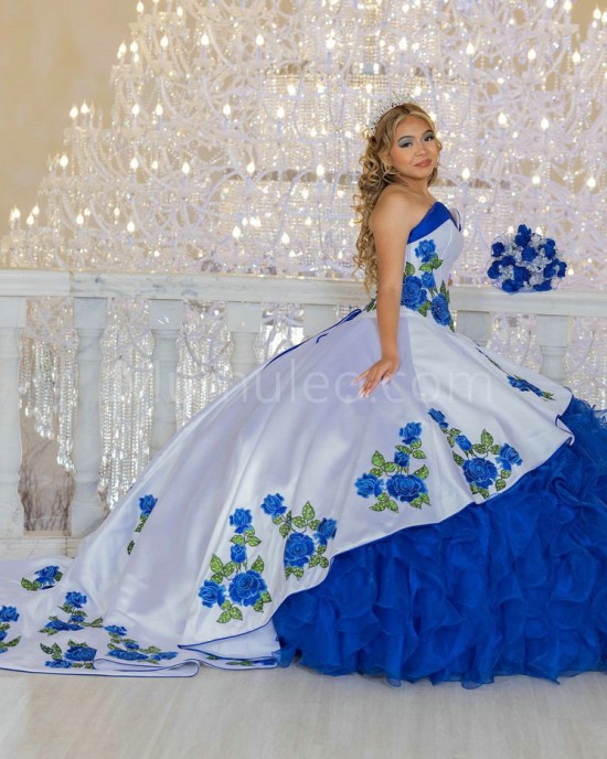 Ruffled Blue On White Quinceanera Dress Lace Appliques Sweetheart Neck 15 Dresses