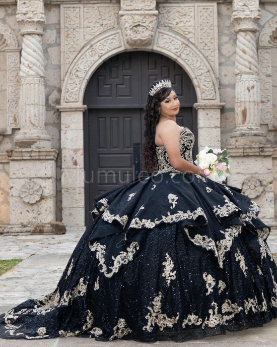 Sleeveless Black Quinceanera Dress Lace Appliques Sweetheart Neck 15 Dresses