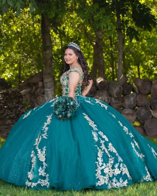 Sleeveless Emerald Green Quinceanera Dress V Neck Lace Appliques 15 Dresses