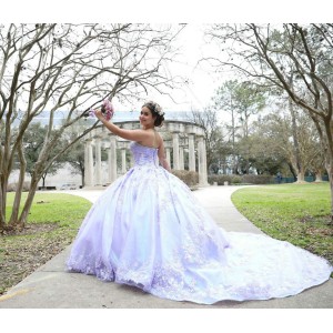 Sleeveless Lilac Quinceanera Dress Lace Appliques Sweetheart Neck 15 Dresses