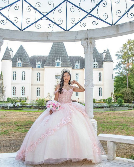 Sweetheart Neck Pink Quinceanera Dress Lace Appliques Sleeveless 15 Dresses